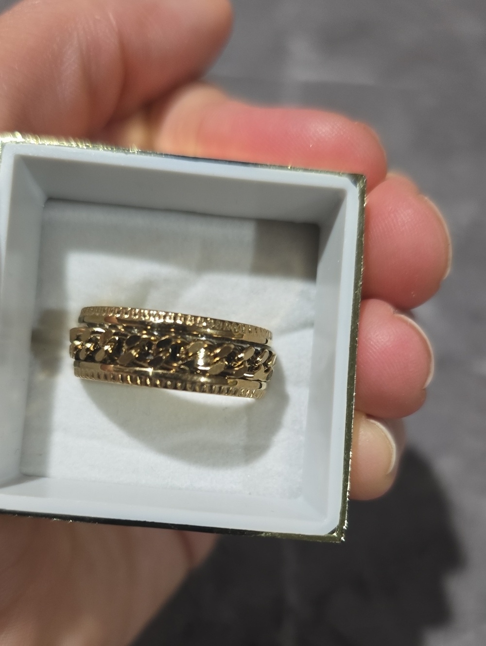 Unisex band rings suitable for most occasions, promise ring, engagement ring